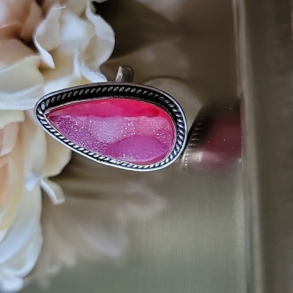 🎁 Pink Druzy Ring Size 9 NEW